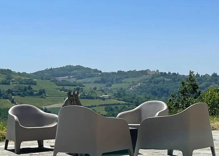 Villa Castel Rocchero * Castel Rocchero